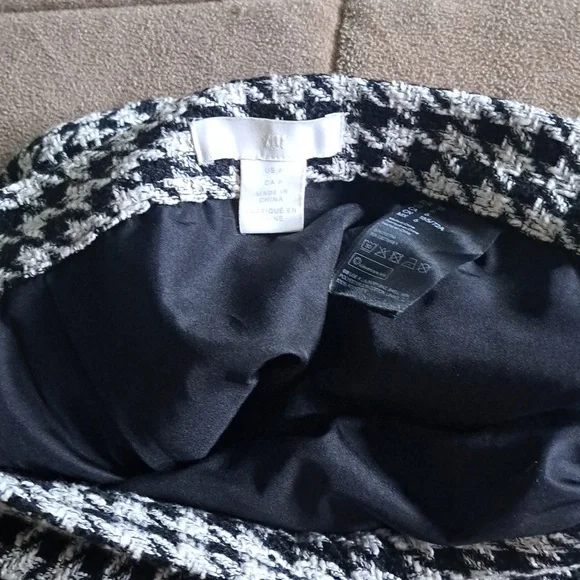 H&M Beatiful SKIRT. - Picture 3 of 3